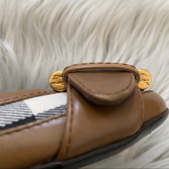 BURBERRY Nova Check Buckle Pump 7.5 - Picture 5 of 10